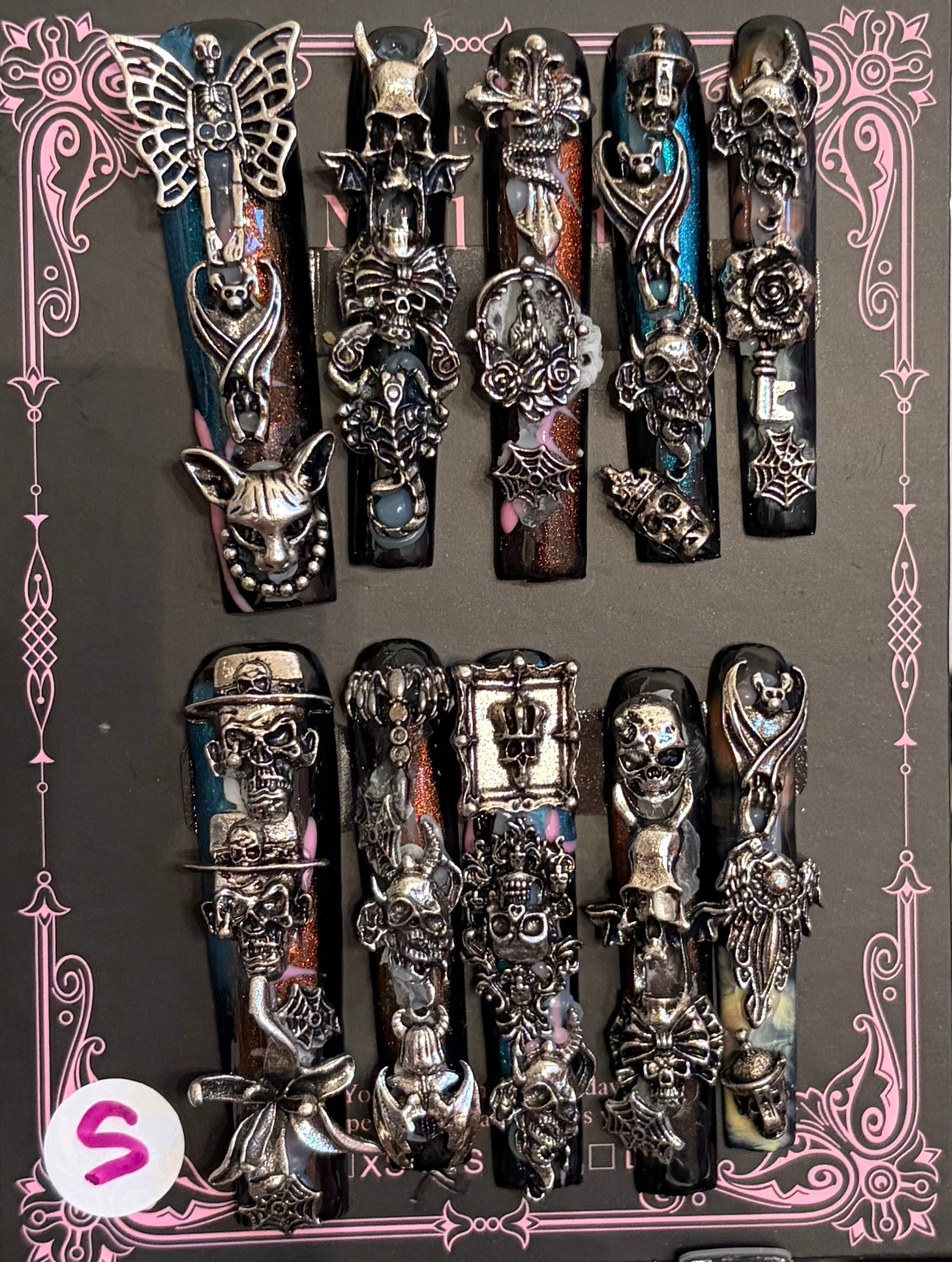 Gothic Junk Nails (small)